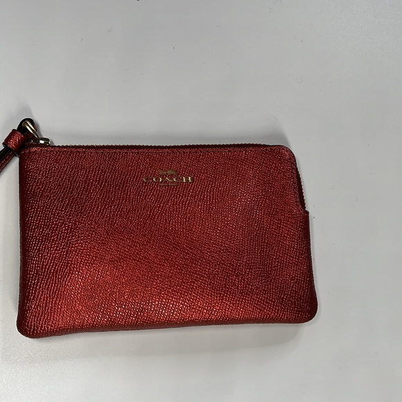 ❤️Coach Corner Zip Wristlet Crossgrain Leather Metallic Red - Picture 5 of 10